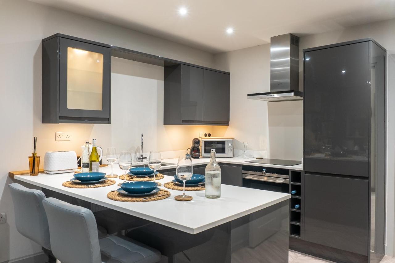Spring Mount Huge Luxury Full Apartment- Harrogate Centre-Two Extremely Comfy Kingsize Bedrooms-Fully Equipped Modern Kitchen-Cosy Living Room With Huge Tv Exteriér fotografie