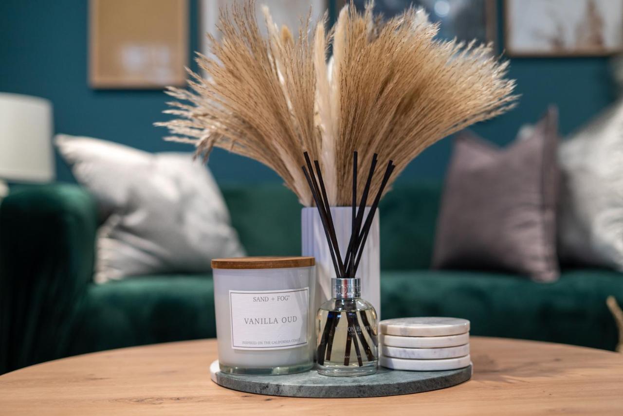 Spring Mount Huge Luxury Full Apartment- Harrogate Centre-Two Extremely Comfy Kingsize Bedrooms-Fully Equipped Modern Kitchen-Cosy Living Room With Huge Tv Exteriér fotografie